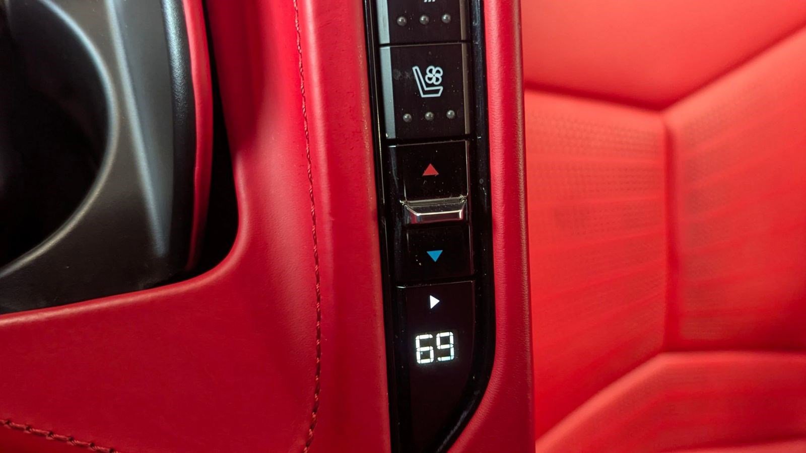 Used 2023 Chevrolet Corvette 3LT w/ Z51 Performance Package image 29