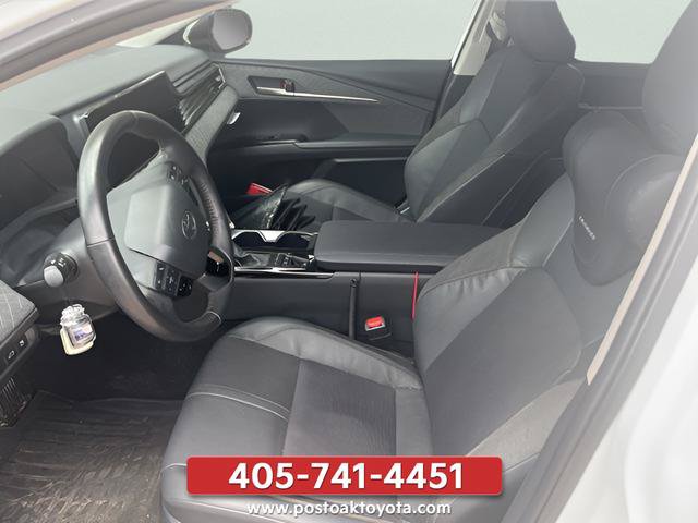 Used 2025 Toyota Camry XLE FWD image 8