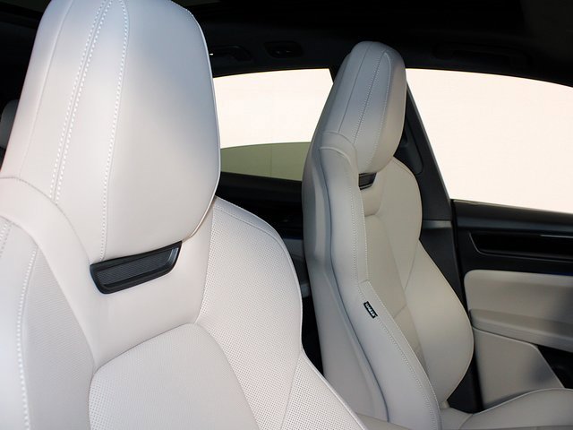 New 2026 Porsche Cayenne E-Hybrid Coupe image 32