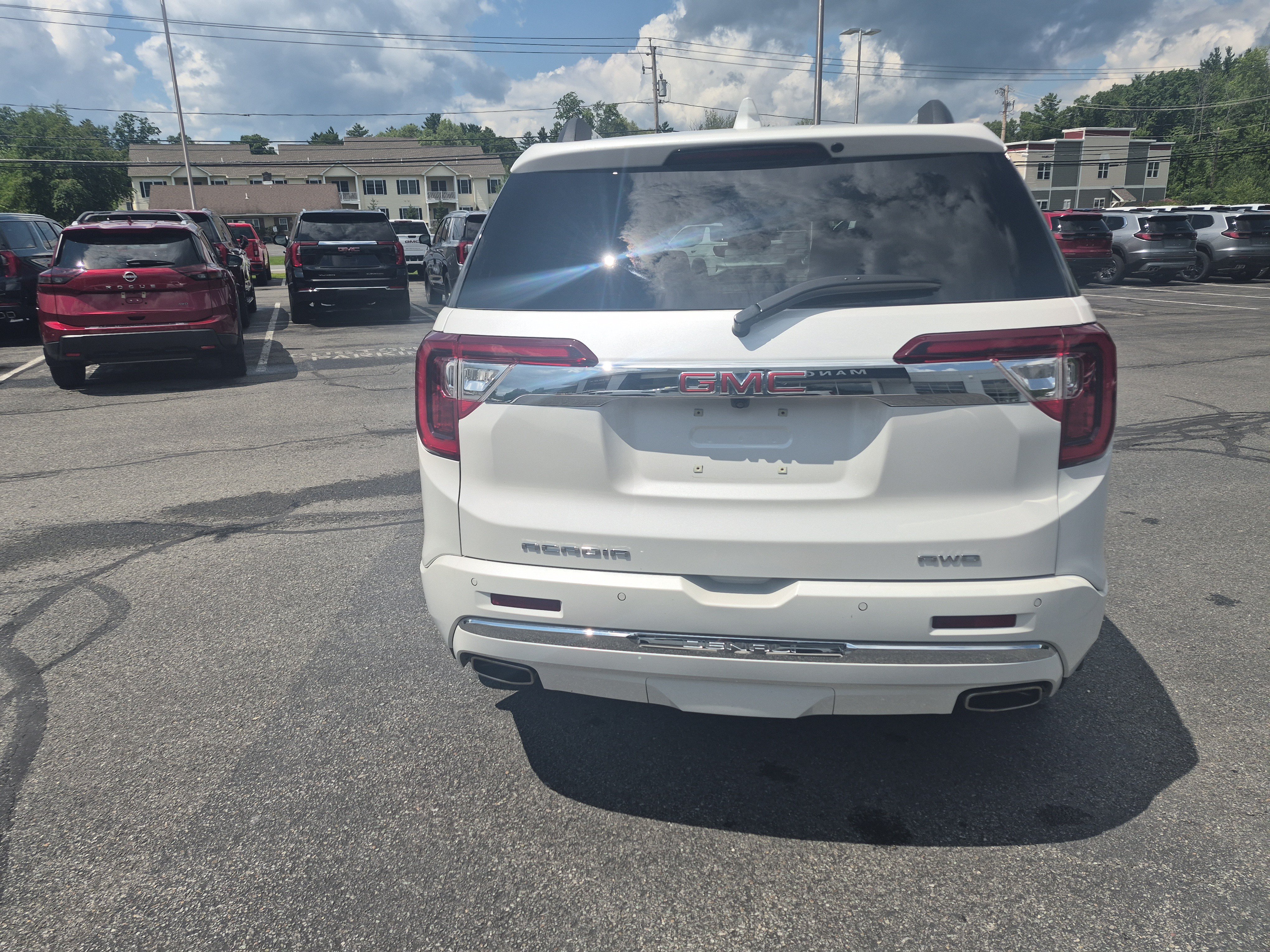 Certified 2022 GMC Acadia Denali AWD/4WD image 4