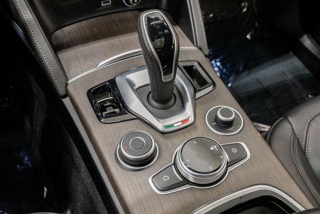 Used 2022 Alfa Romeo Stelvio Ti AWD/4WD image 20