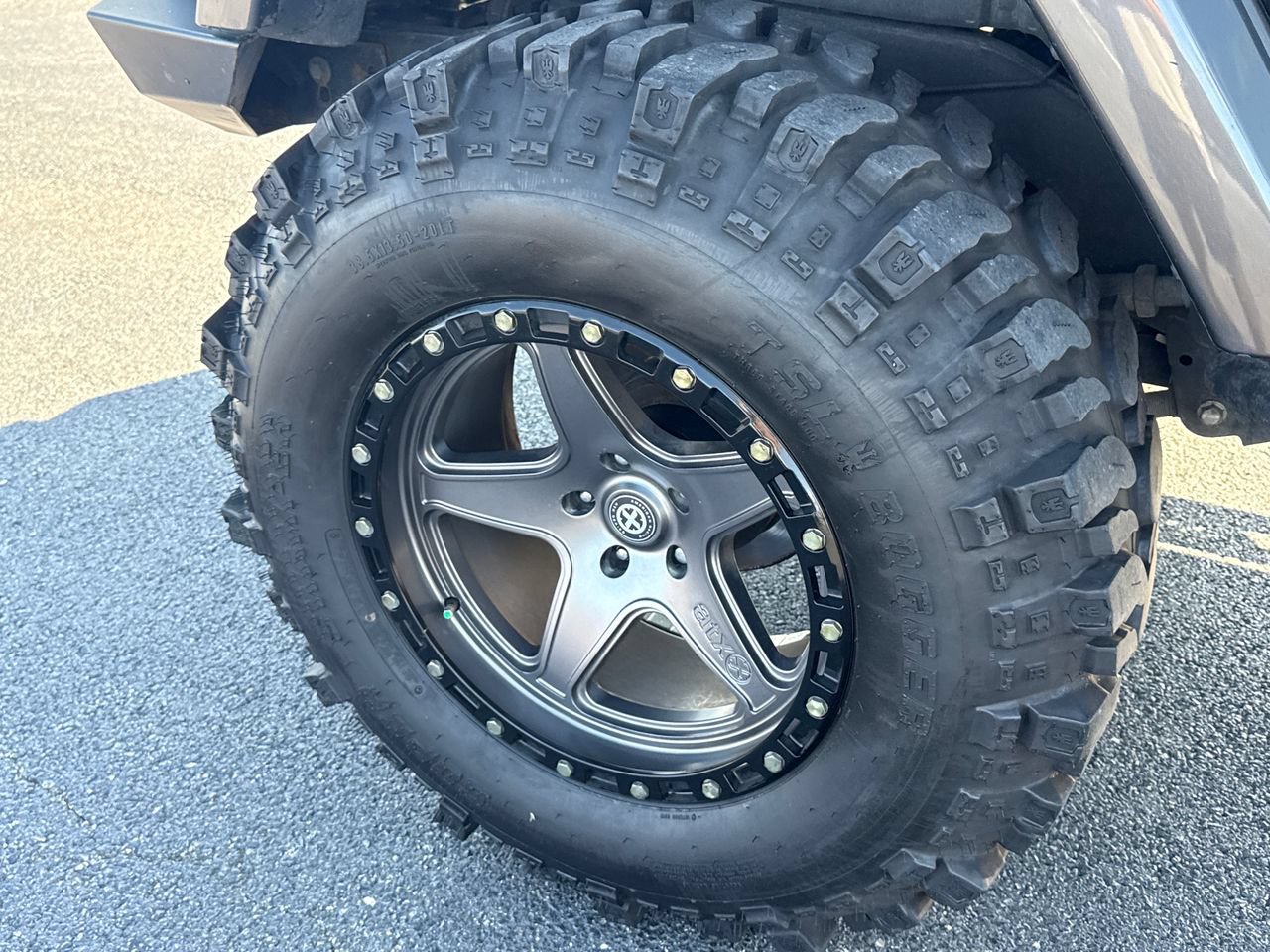 Used 2017 Jeep Wrangler Unlimited Rubicon w/ Cold Weather Group AWD/4WD image 8