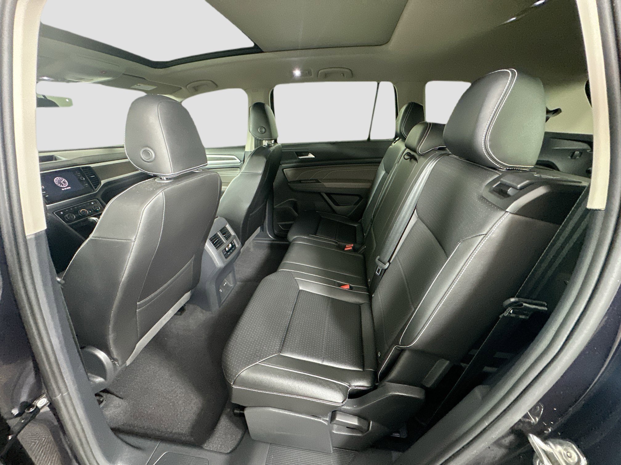 Used 2023 Volkswagen Atlas SE w/ Panoramic Sunroof Package image 22