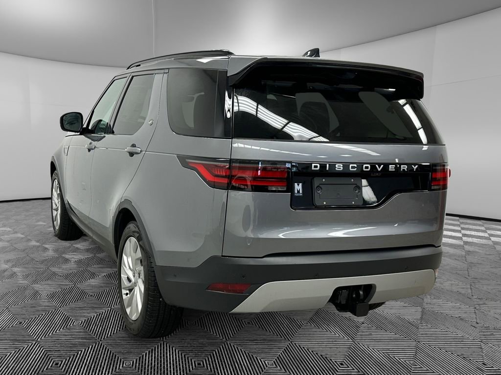 New 2026 Land Rover Discovery S image 3