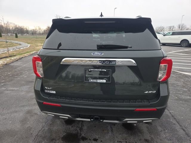 Used 2023 Ford Explorer XLT w/ Equipment Group 202A image 9
