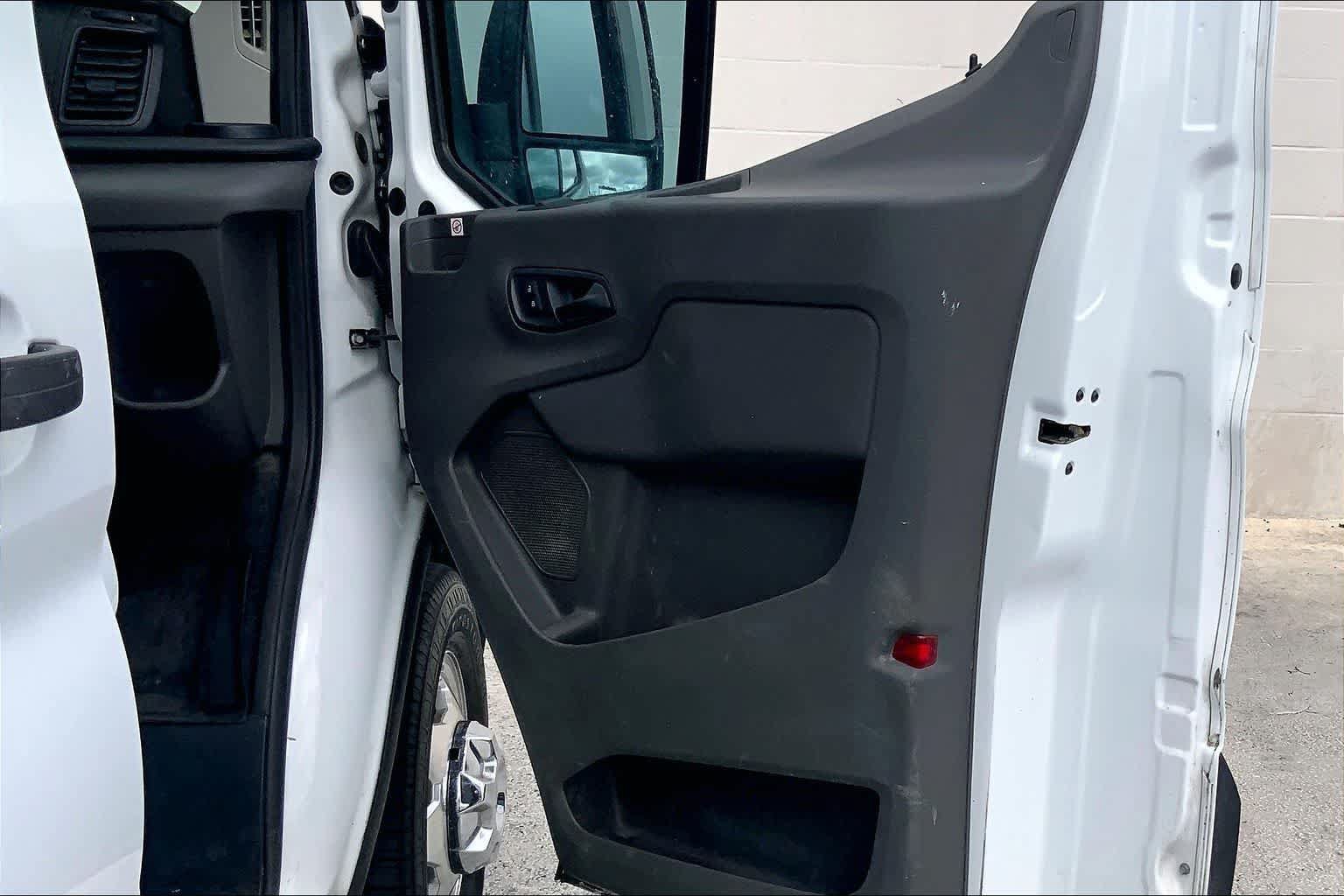 Used 2020 Ford Transit 150 Low Roof RWD image 28