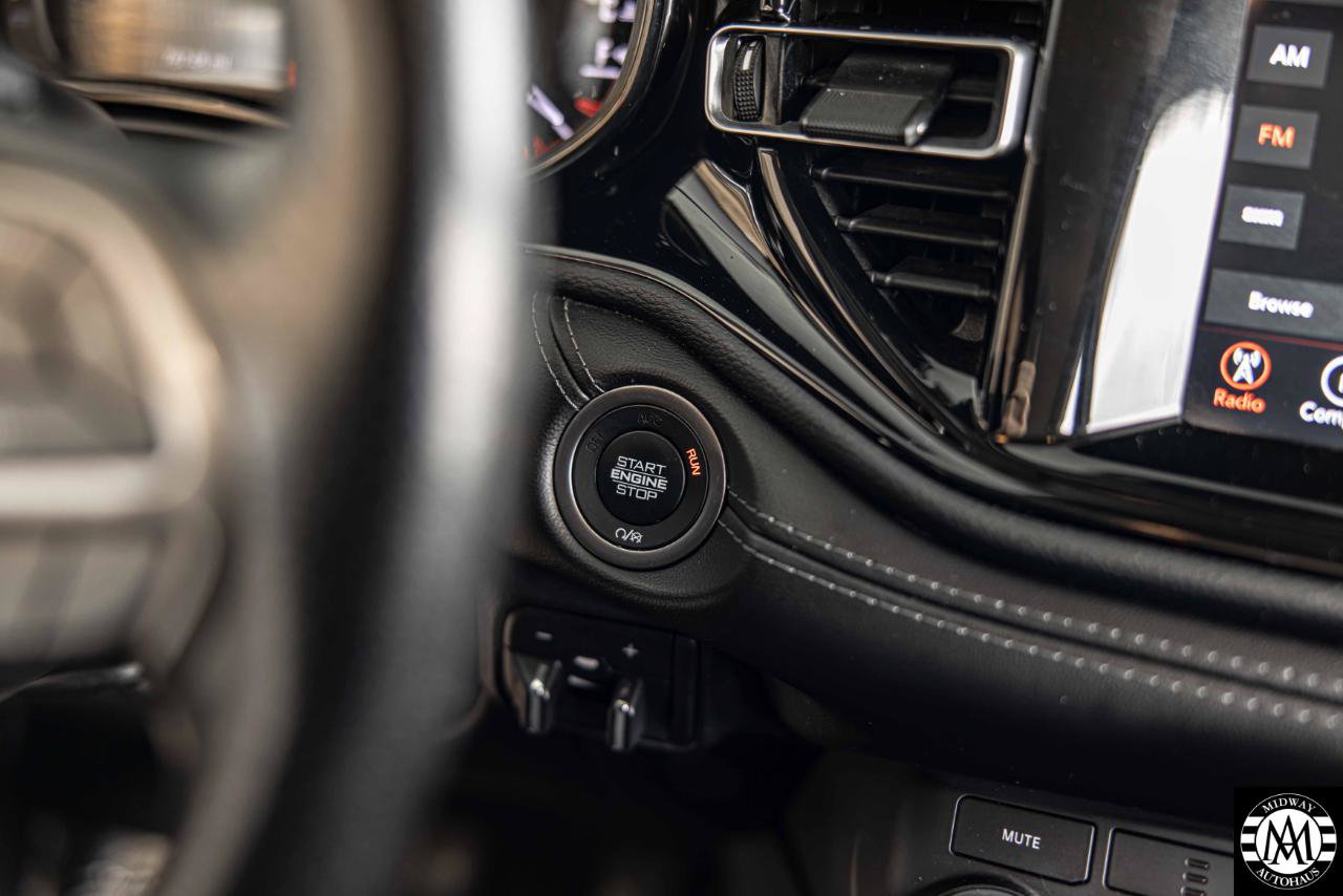 Used 2021 Dodge Durango SXT AWD/4WD image 32
