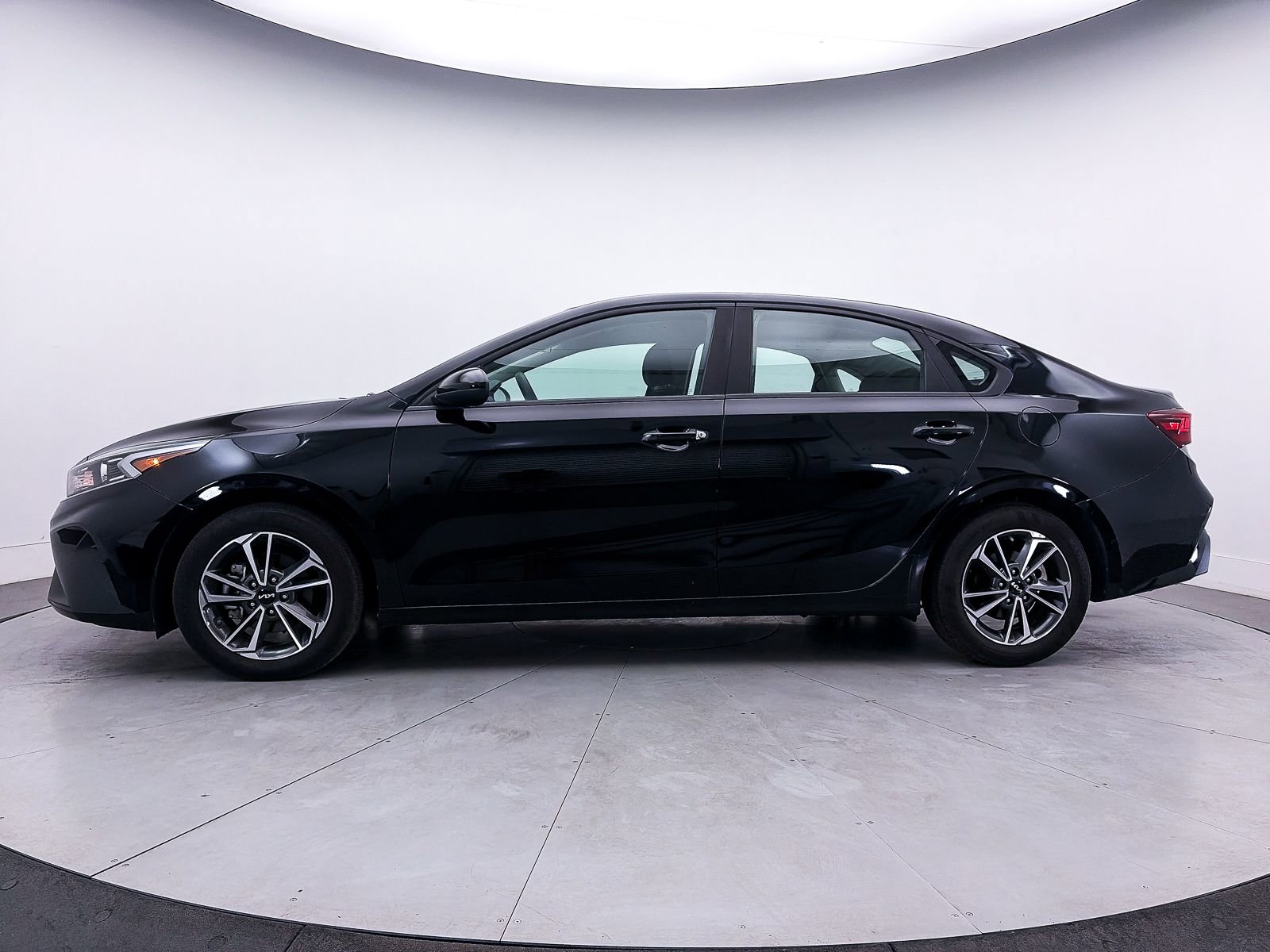Used 2022 Kia Forte LXS FWD image 31