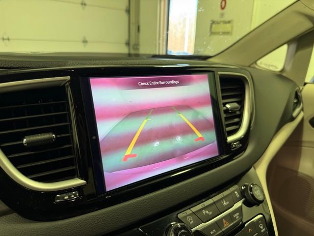 Used 2023 Chrysler Pacifica Touring-L image 20