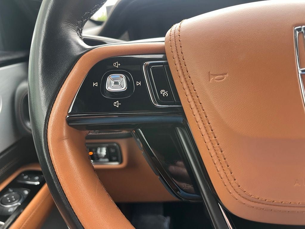 Certified 2022 Lincoln Aviator Black Label w/ Dynamic Handling Package AWD/4WD image 30