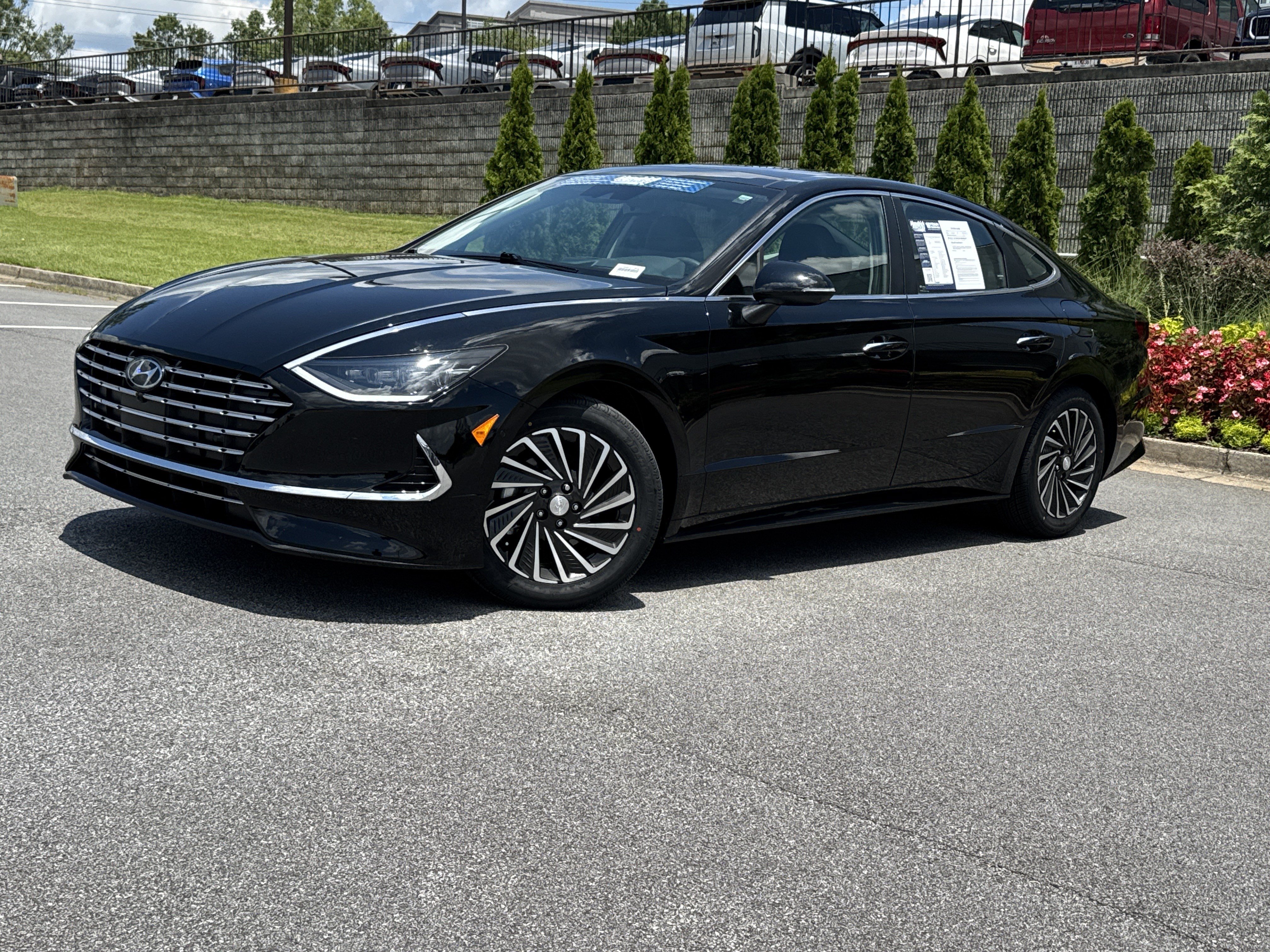 Used 2023 Hyundai Sonata Limited w/ Cargo Package FWD image 5
