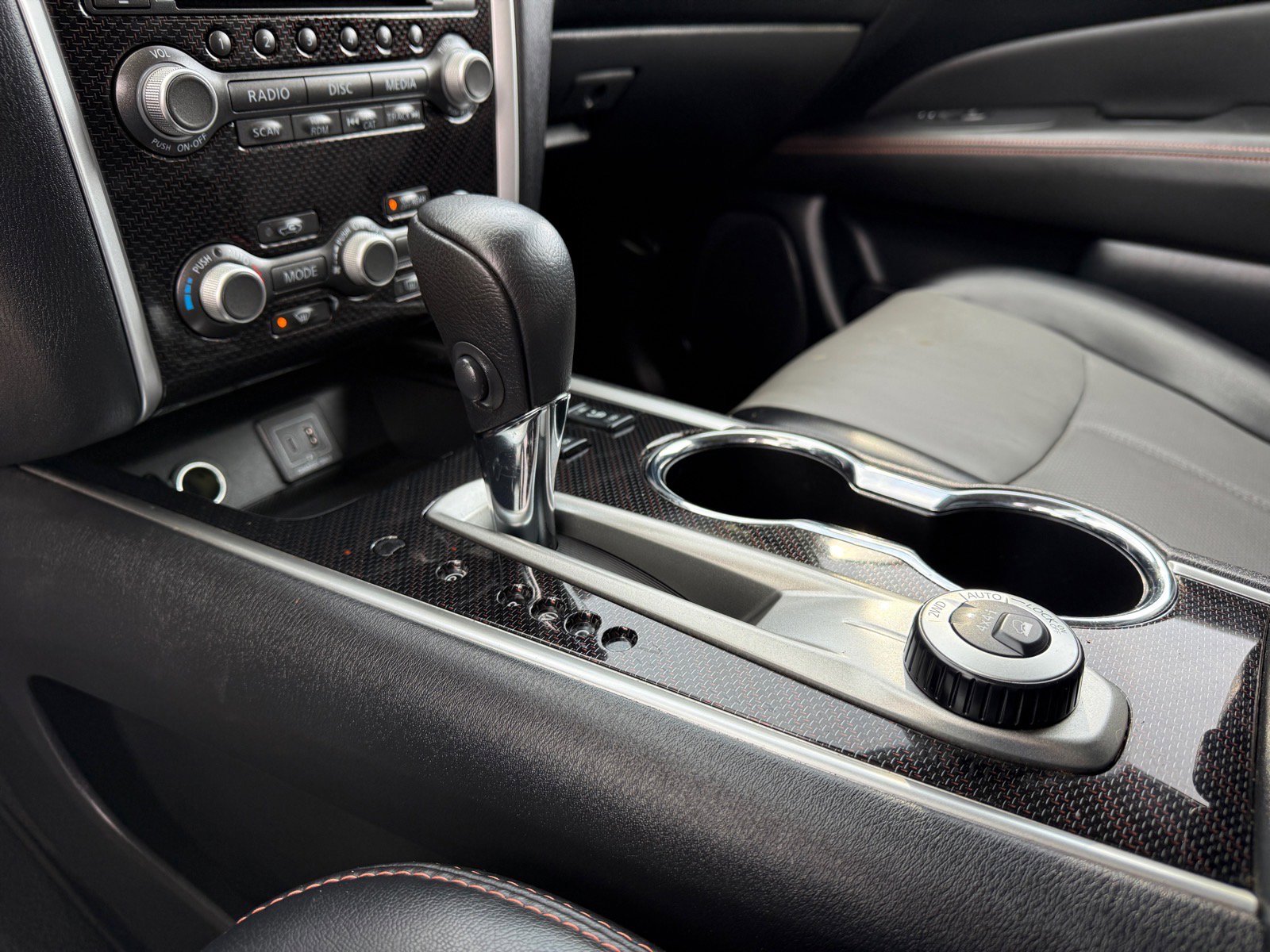 Used 2019 Nissan Pathfinder SL AWD/4WD image 39