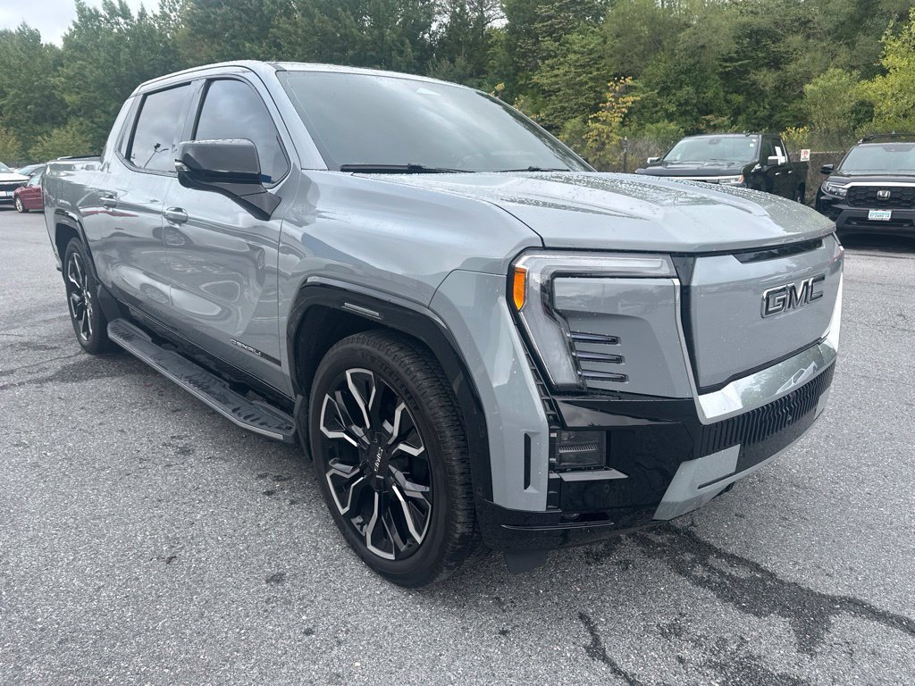 Used 2024 GMC Sierra EV Denali AWD/4WD image 3