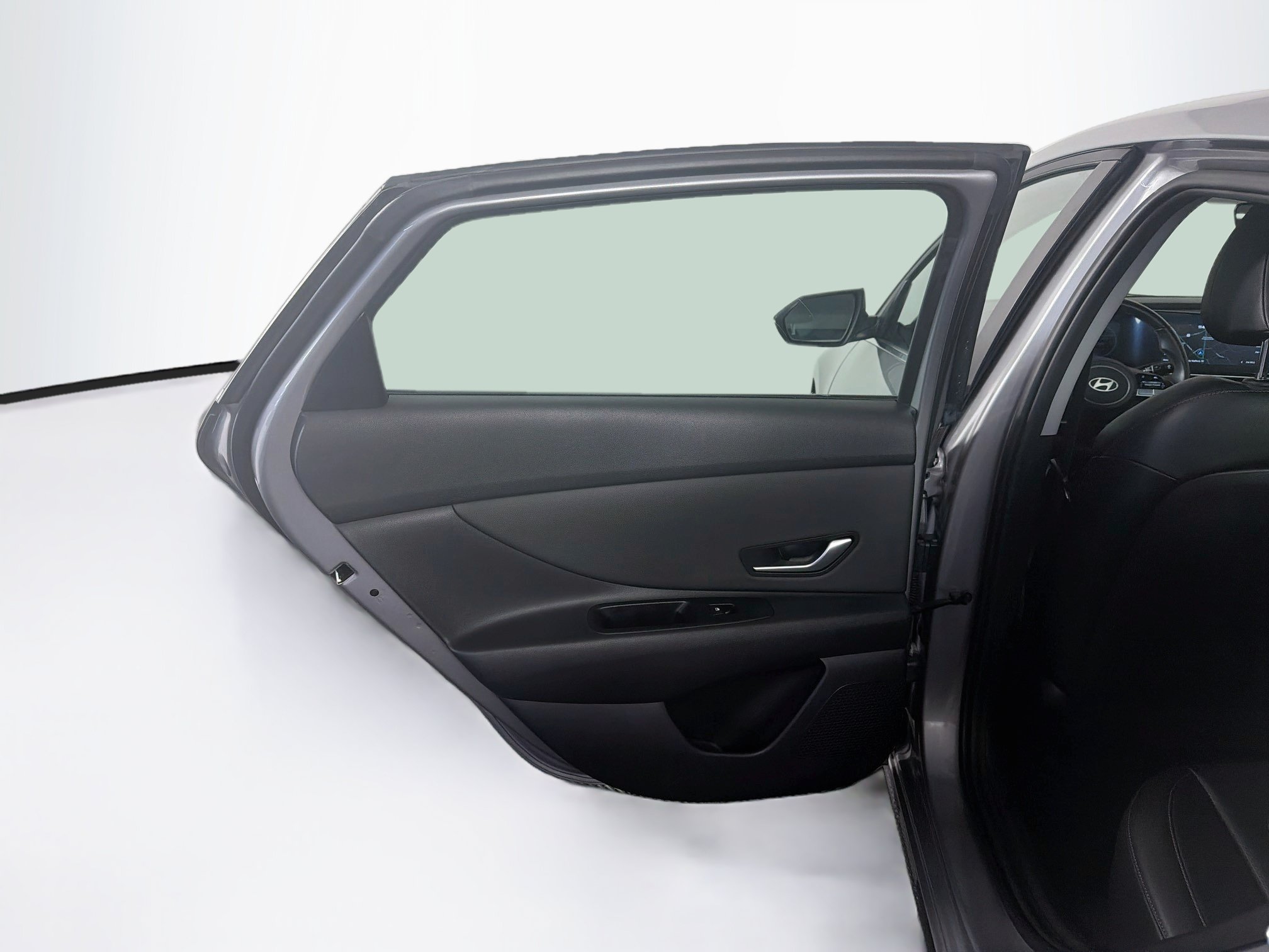 Used 2025 Hyundai Elantra Limited FWD image 28