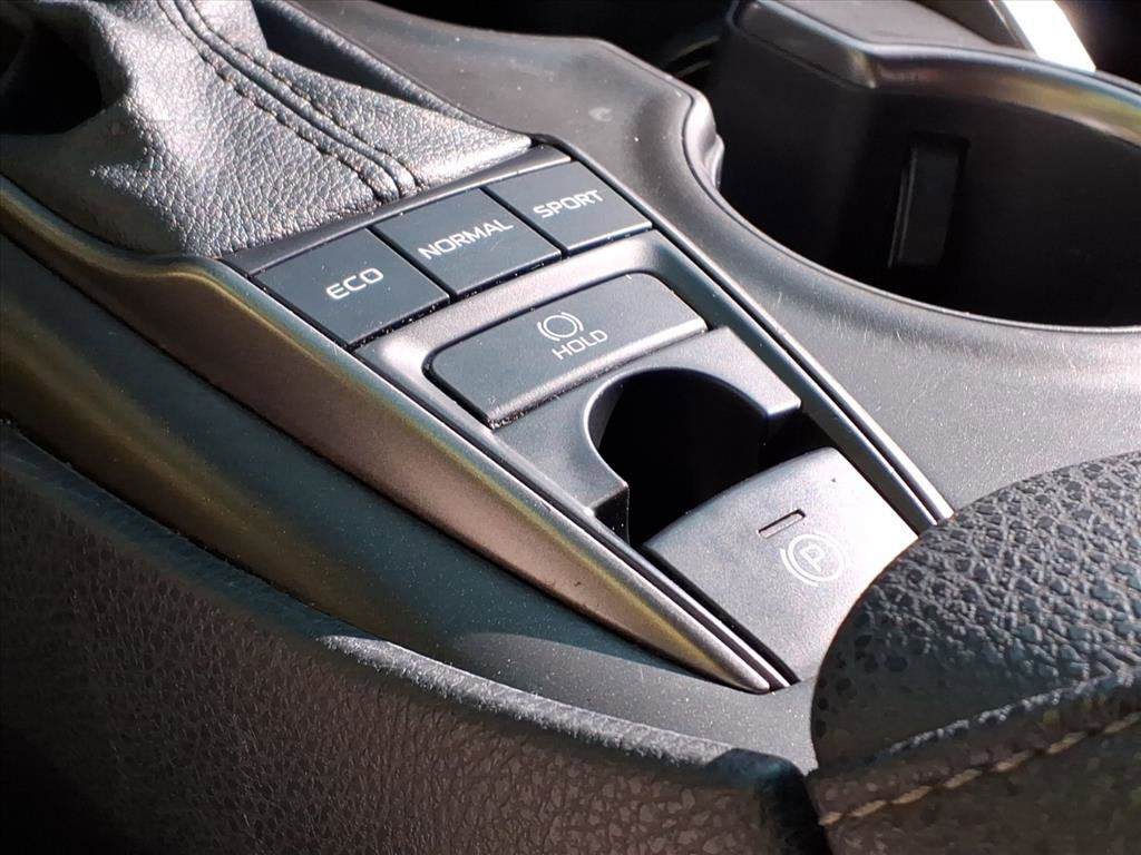 Used 2022 Toyota Camry XSE image 16