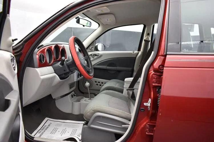 Used 2009 Chrysler PT Cruiser FWD image 14