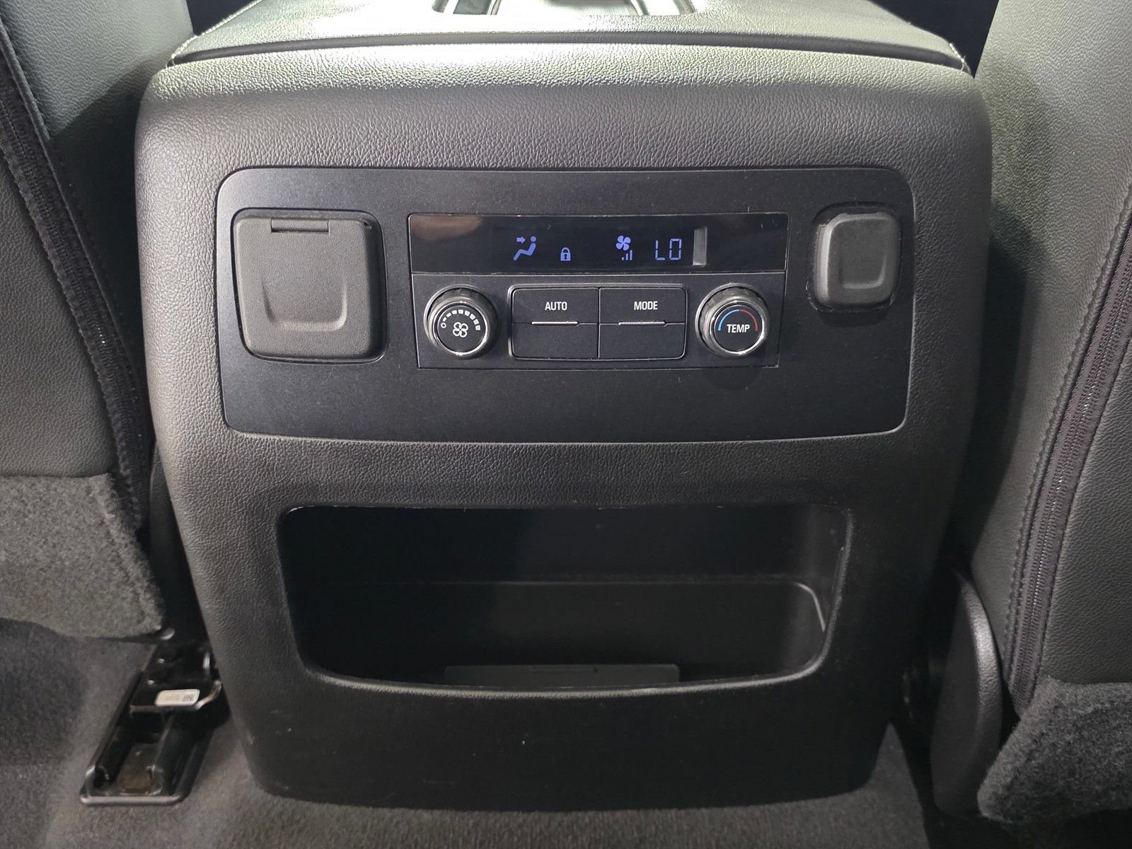 Used 2019 Chevrolet Tahoe LT RWD image 17