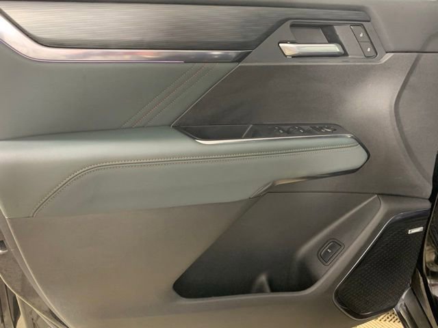 Used 2025 GMC Acadia AT4 image 30