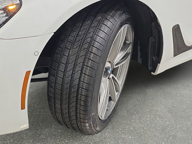Used 2018 BMW 740i xDrive AWD/4WD image 30