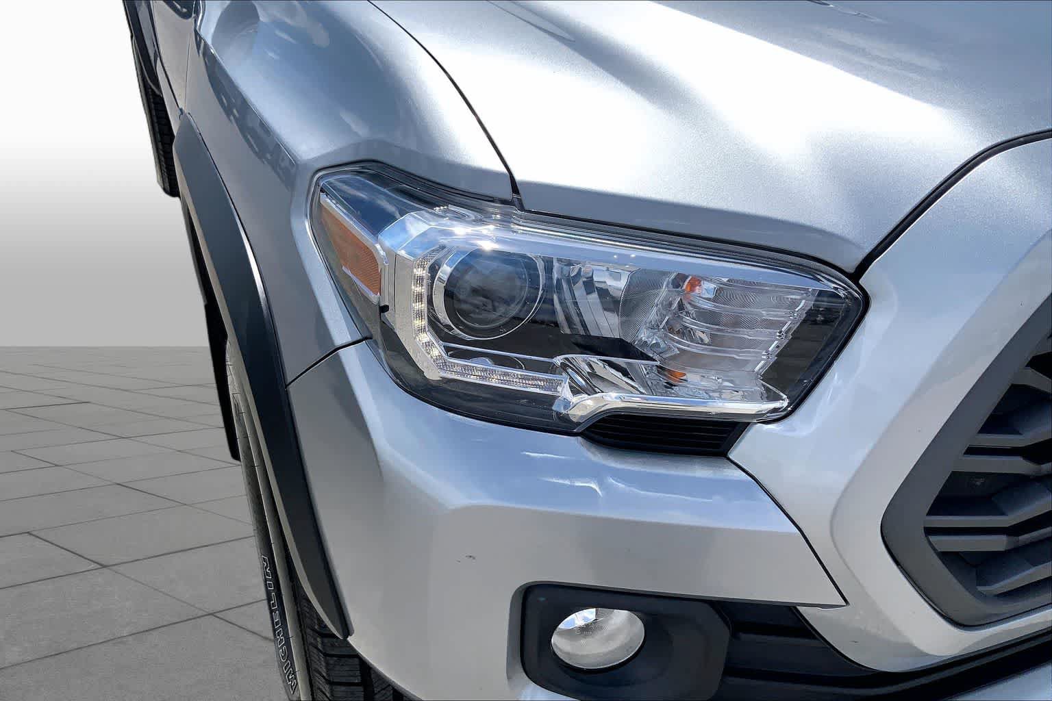 Used 2023 Toyota Tacoma TRD Off-Road AWD/4WD image 27