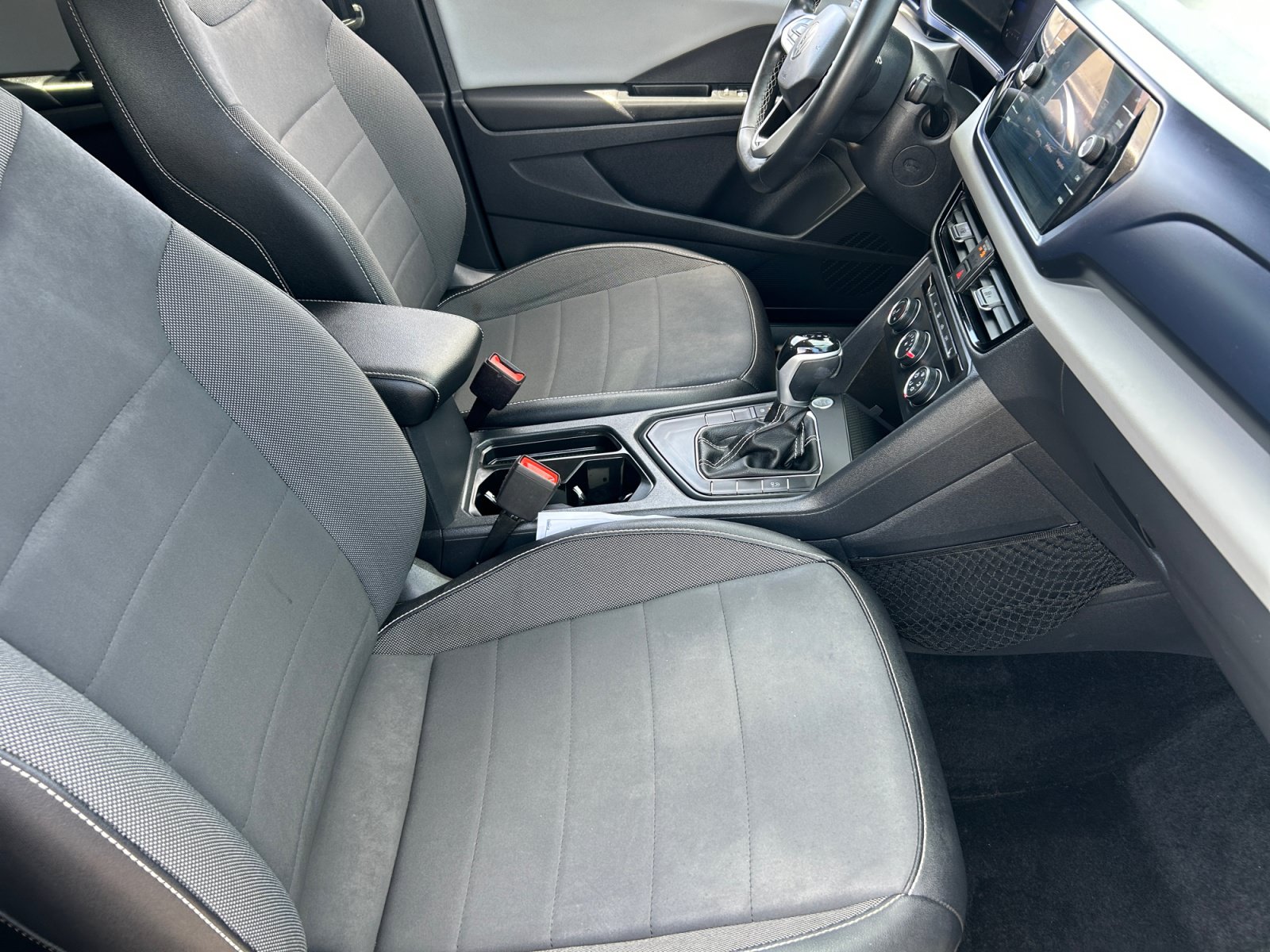 Certified 2022 Volkswagen Taos SE FWD image 18