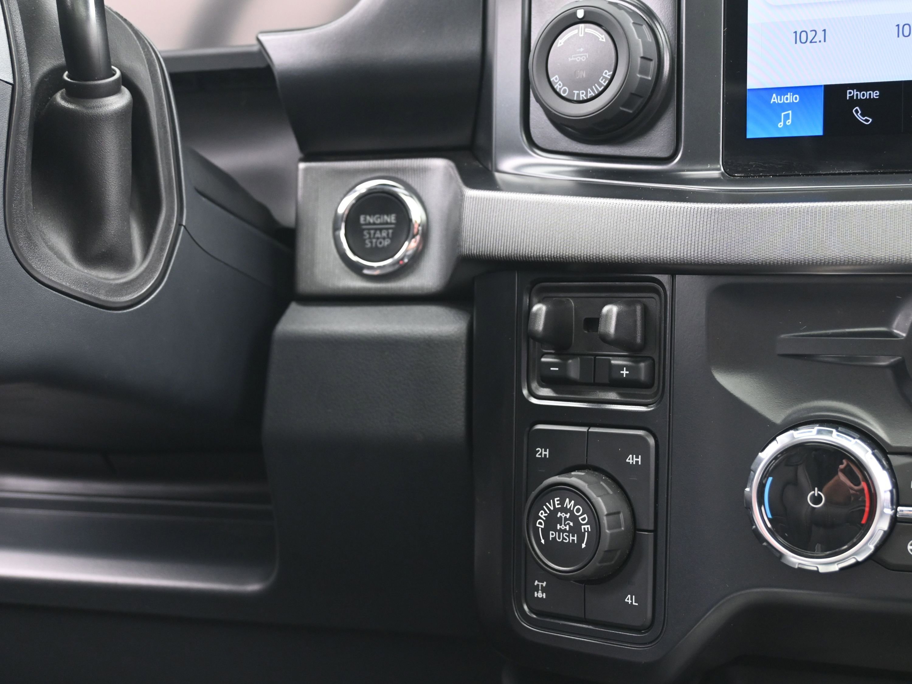 Used 2024 Ford F250 Platinum w/ Tremor Off-Road Package image 39