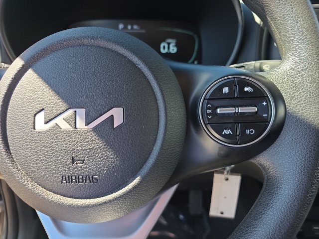Used 2024 Kia Soul LX w/ LX Technology Package FWD image 21