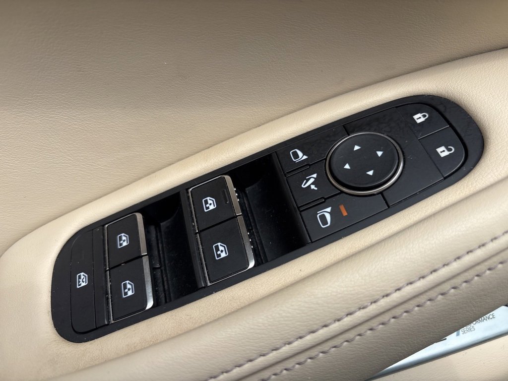 Used 2023 INFINITI QX60 Sensory w/ Cargo Package image 18