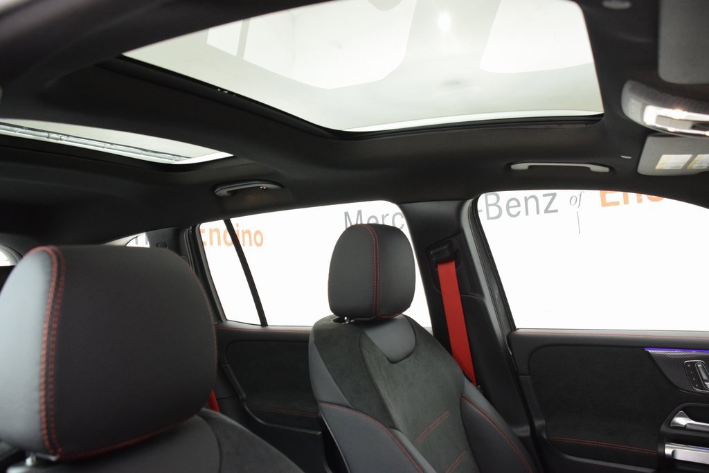 New 2025 Mercedes-Benz GLB 35 AMG 4MATIC image 17