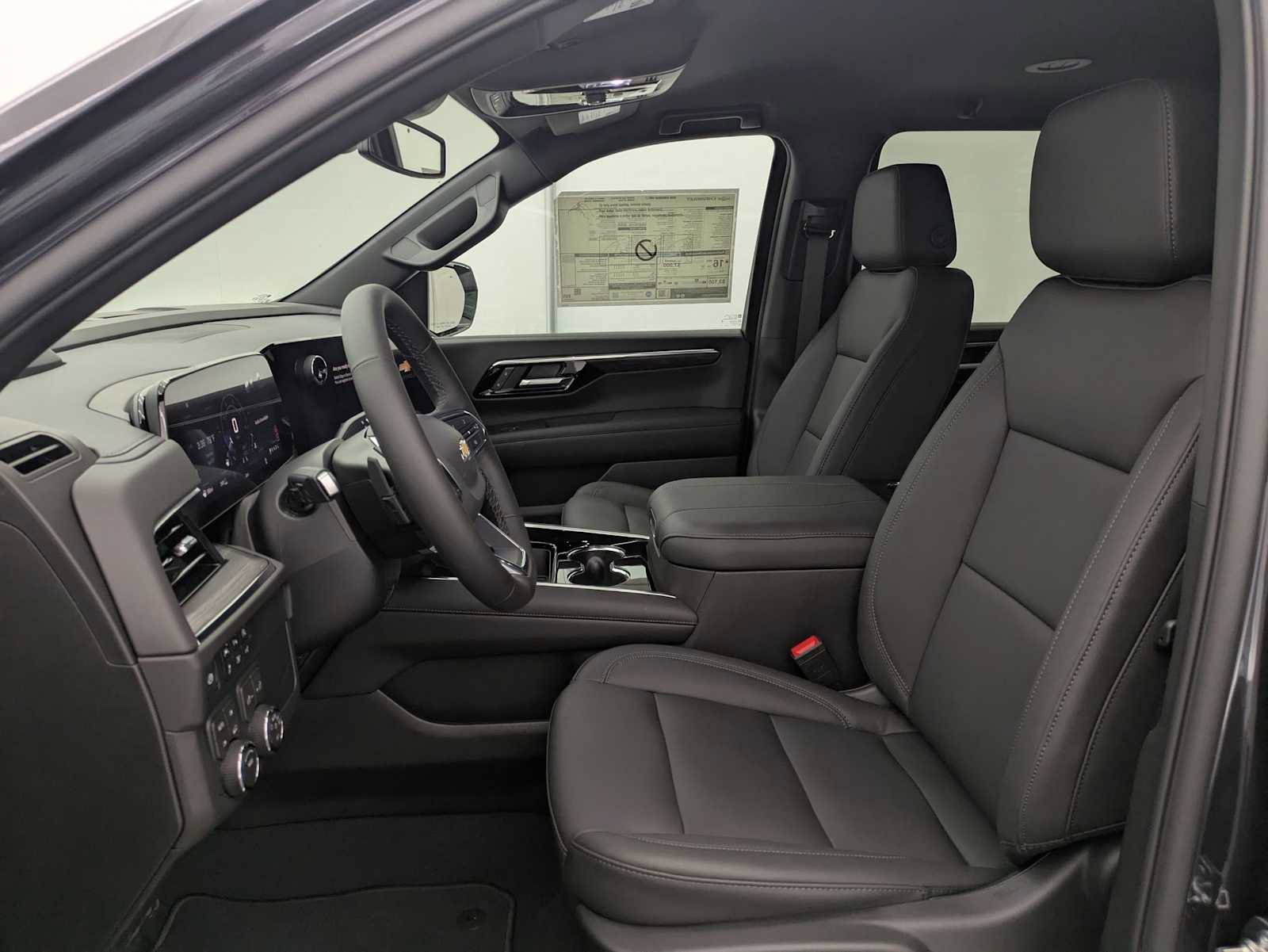 New 2026 Chevrolet Suburban LT AWD/4WD image 17