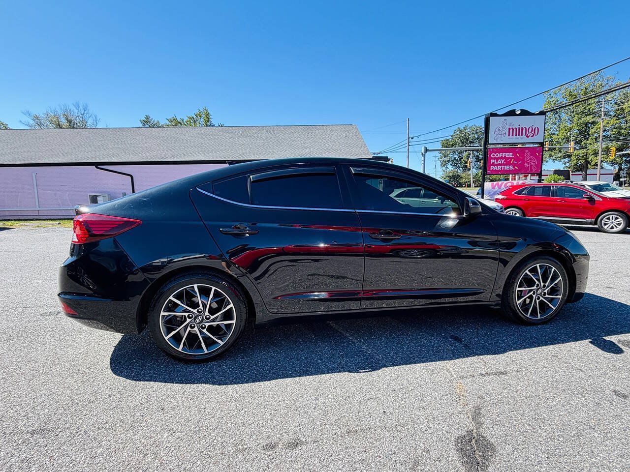Used 2019 Hyundai Elantra Limited w/ Cargo Package FWD image 6