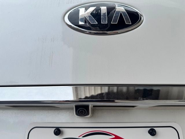Used 2017 Kia Sedona SX Limited w/ Option Group 030 FWD image 24