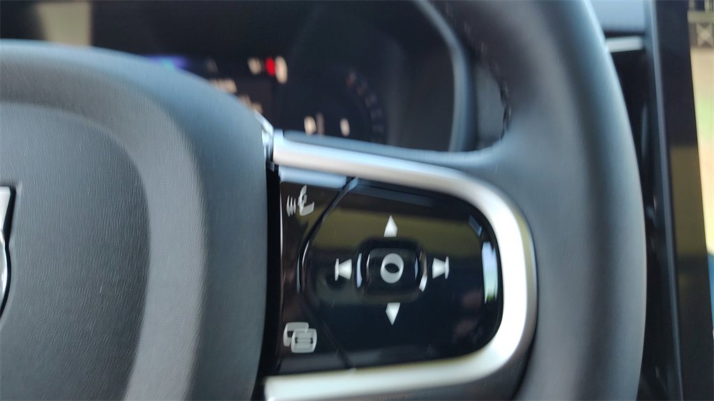 New 2026 Volvo XC90 B6 Plus w/ Protection Package Premier image 16