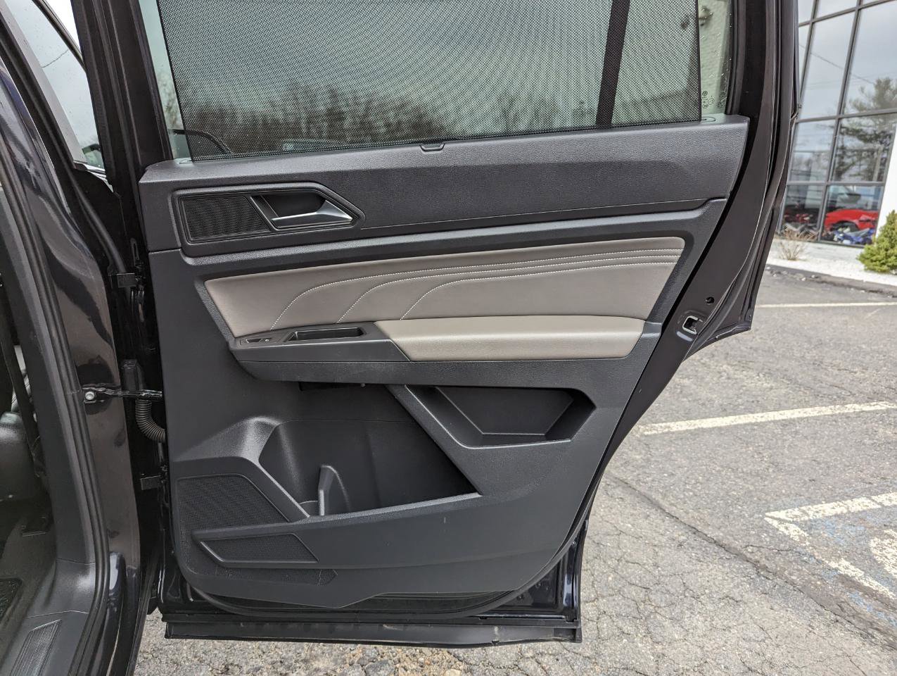 Used 2023 Volkswagen Atlas SE w/ Panoramic Sunroof Package image 36