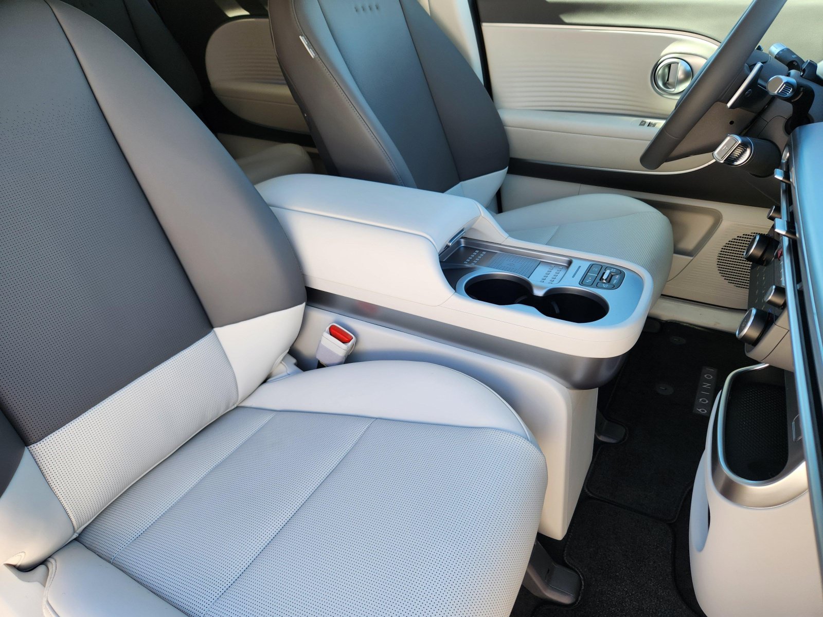 New 2026 Hyundai Ioniq 9 SEL AWD/4WD image 14