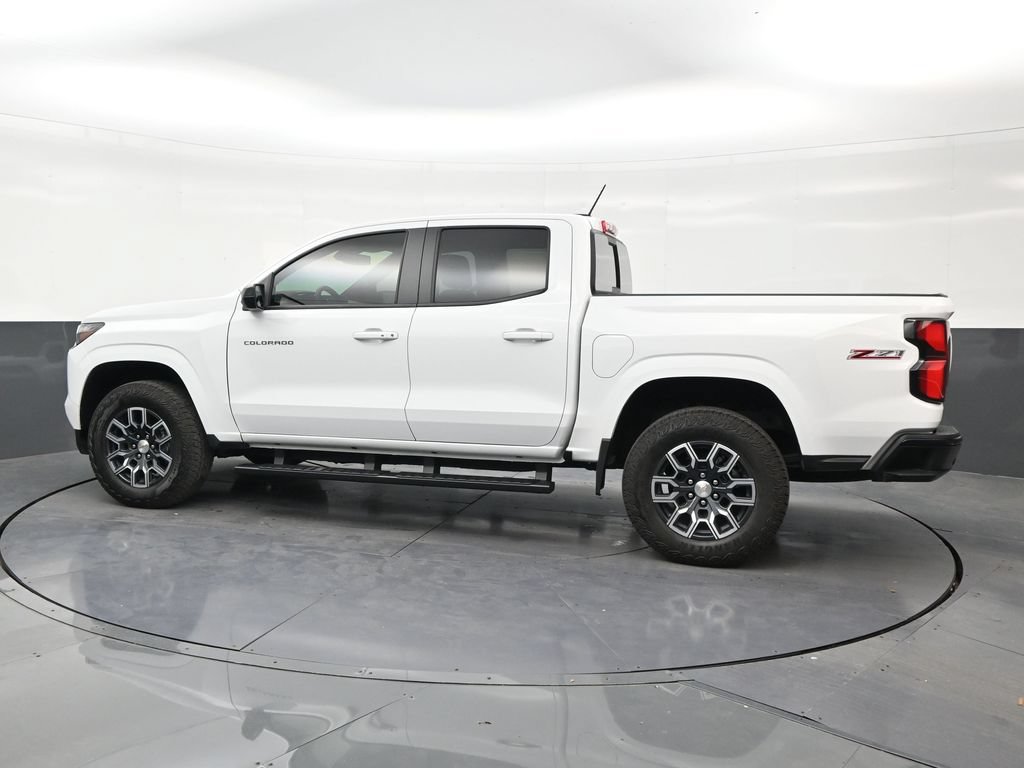 Used 2026 Chevrolet Colorado Z71 AWD/4WD image 2