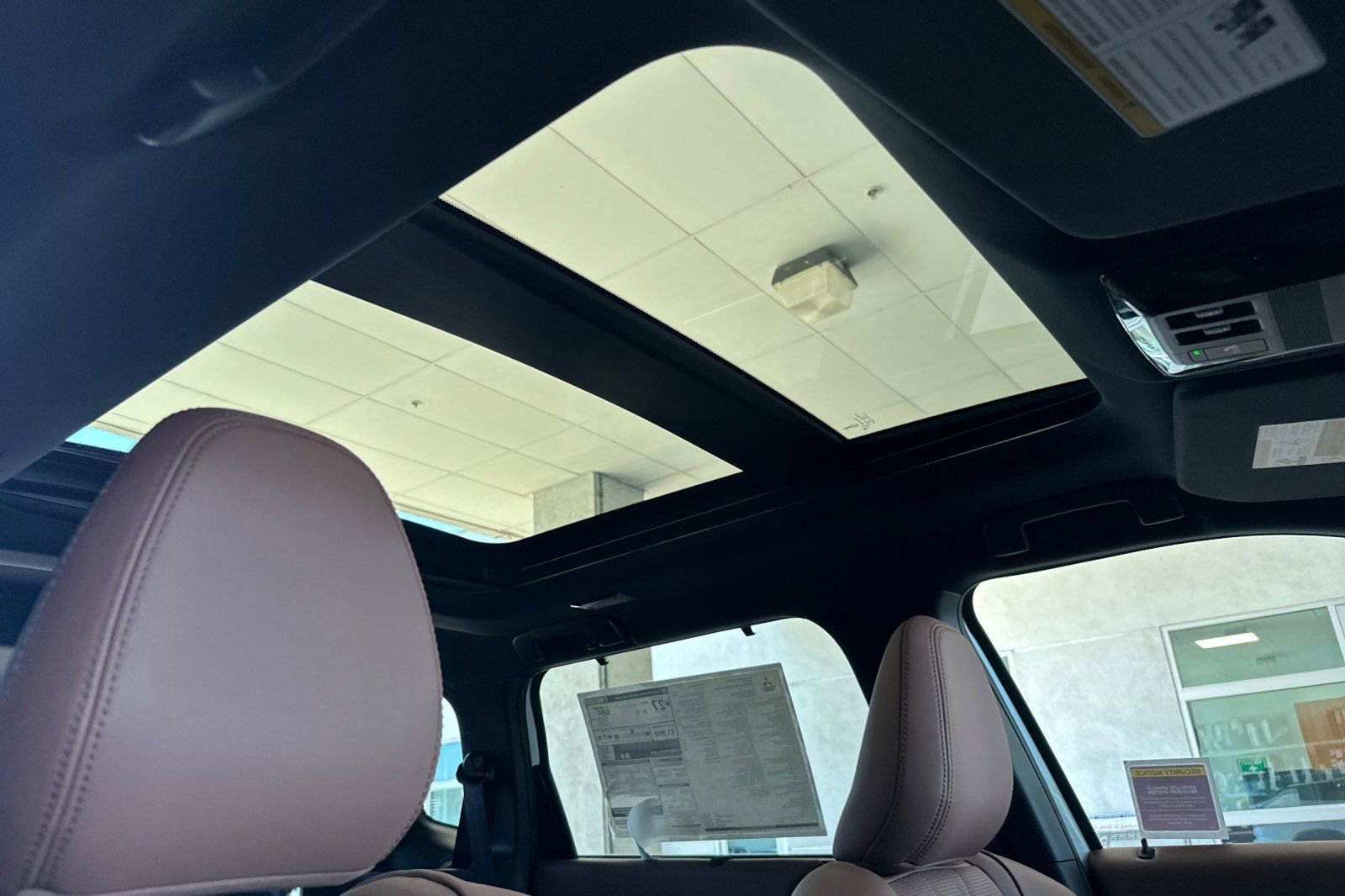 New 2025 Mitsubishi Outlander SEL image 17