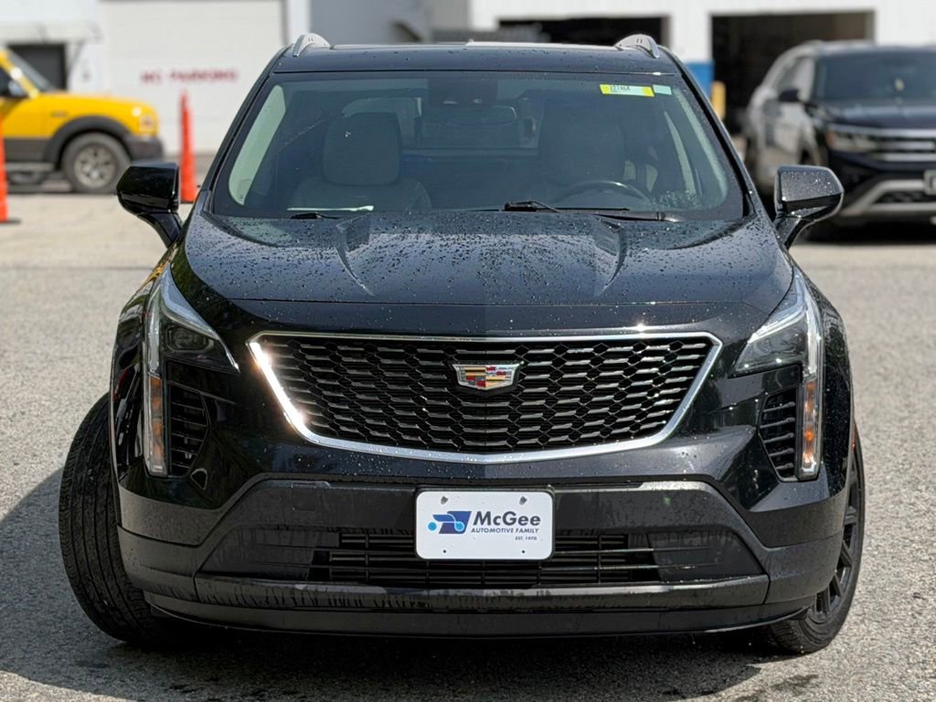 Used 2022 Cadillac XT4 Luxury w/ Cold Weather Package AWD/4WD image 2