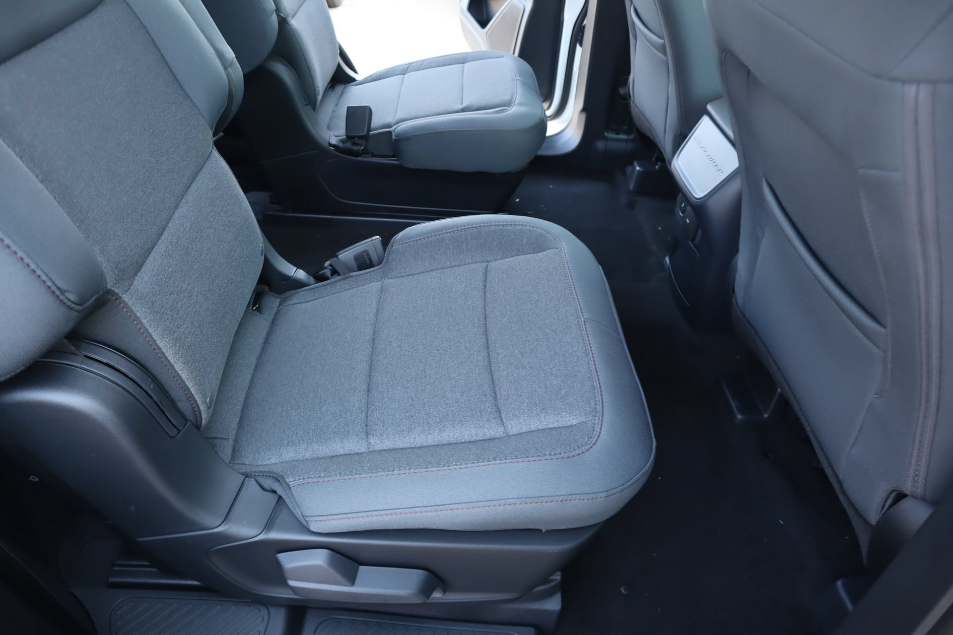 New 2026 Ford Explorer Active RWD image 16