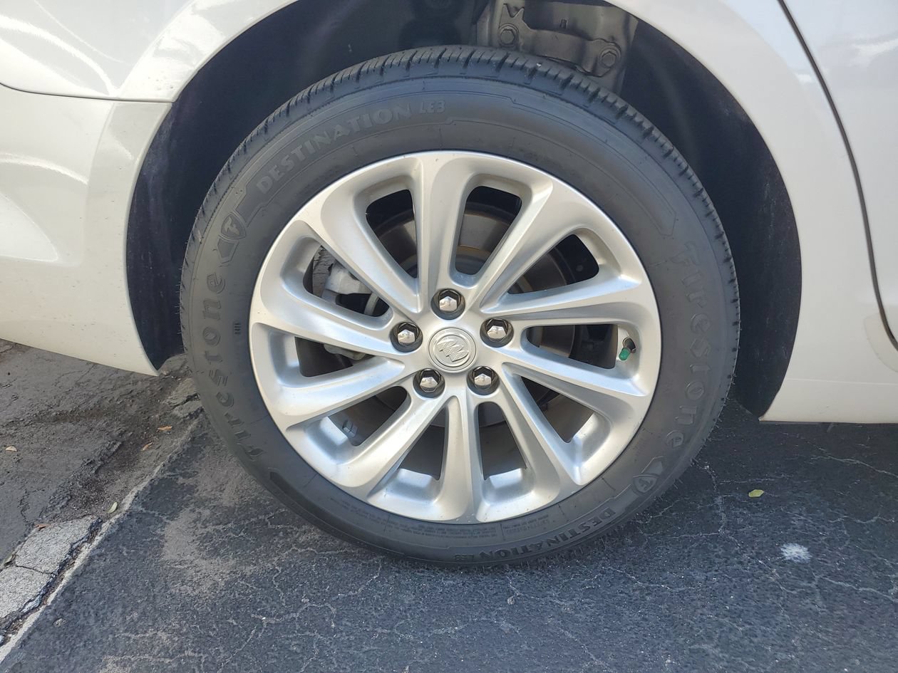 Used 2015 Buick LaCrosse Leather w/ Experience Buick Package FWD image 5