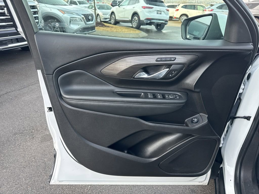 Used 2024 GMC Terrain SLT image 10