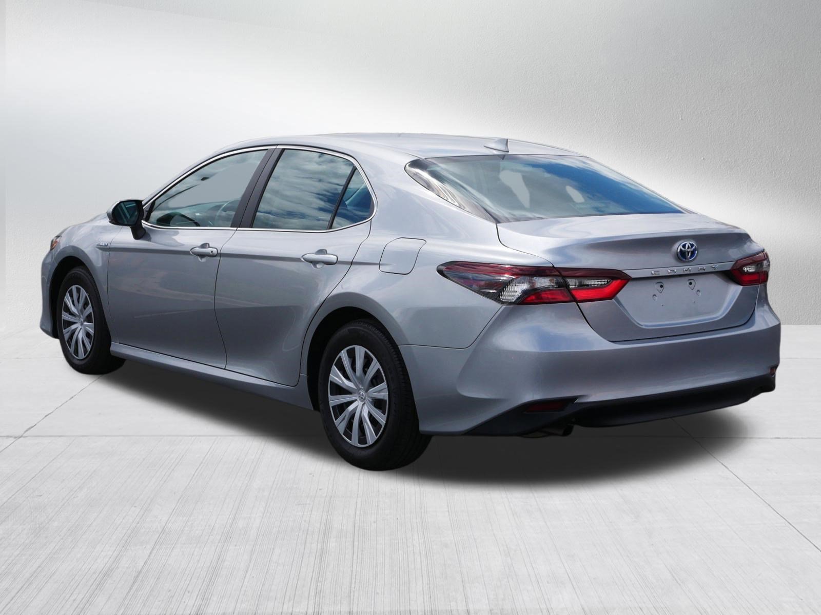 Used 2021 Toyota Camry LE FWD image 5