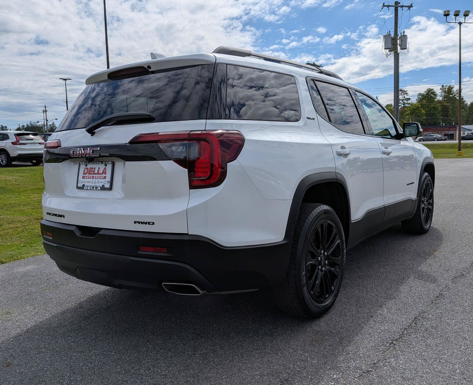 Used 2023 GMC Acadia SLT w/ Elevation Edition AWD/4WD image 8
