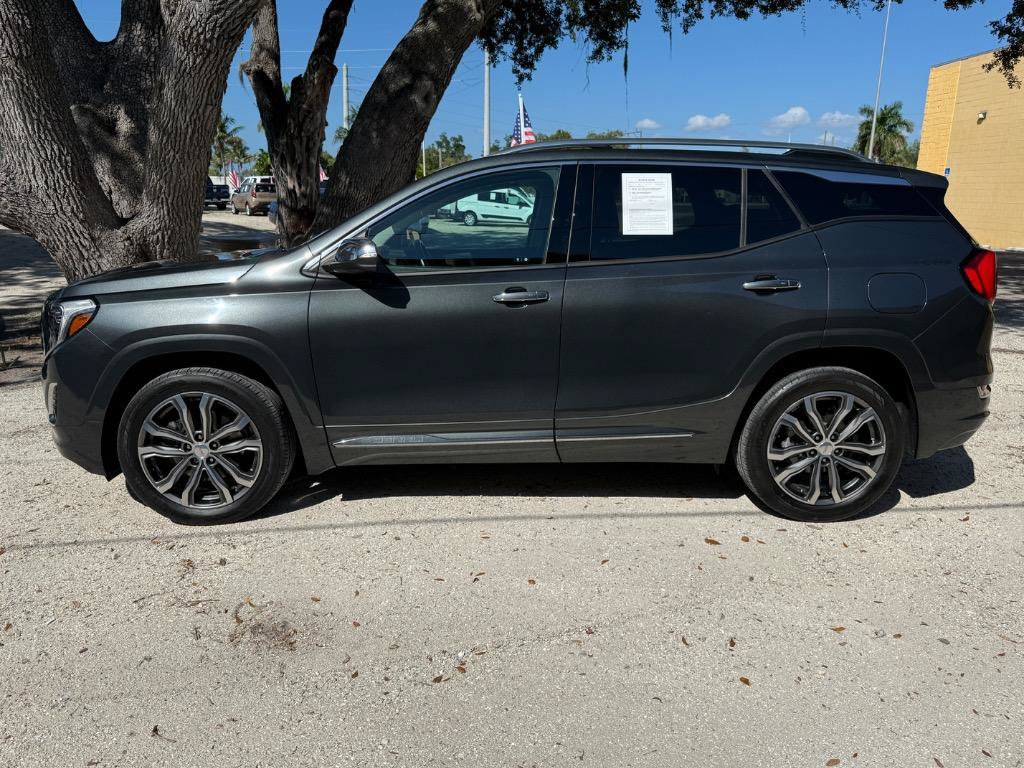 Used 2018 GMC Terrain Denali w/ Comfort Package AWD/4WD image 4