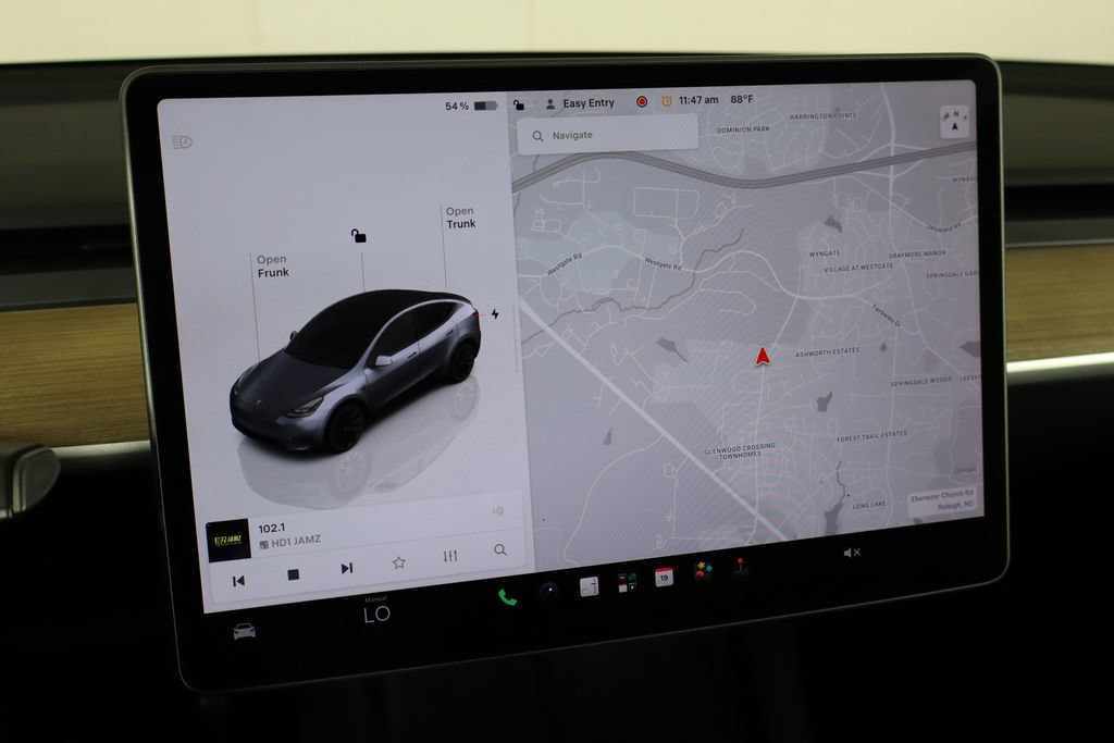 Used 2024 Tesla Model Y Long Range AWD/4WD image 26