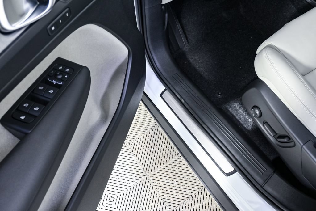 New 2026 Volvo XC40 B5 Plus w/ Protection Package Premier image 7