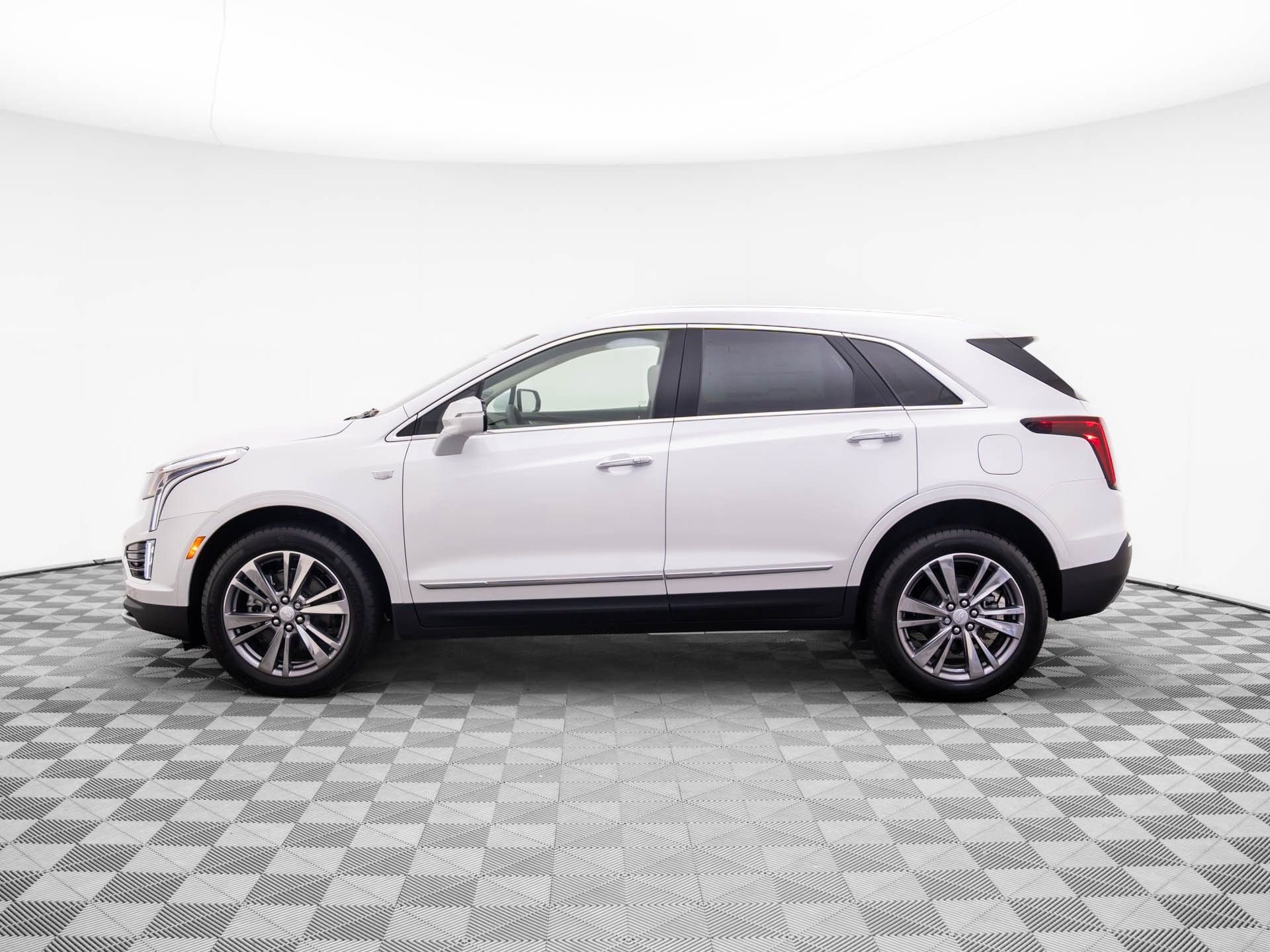 New 2025 Cadillac XT5 Premium Luxury image 2
