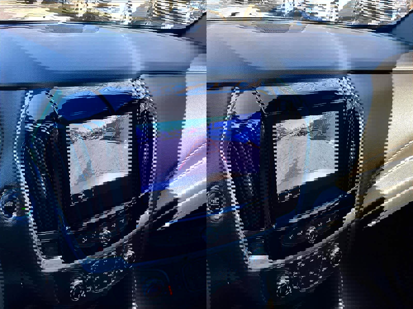 Used 2023 Chevrolet Traverse LT image 19