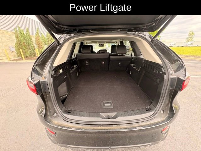 Used 2025 MAZDA CX-70 3.3 Turbo w/ Preferred Package AWD/4WD image 18