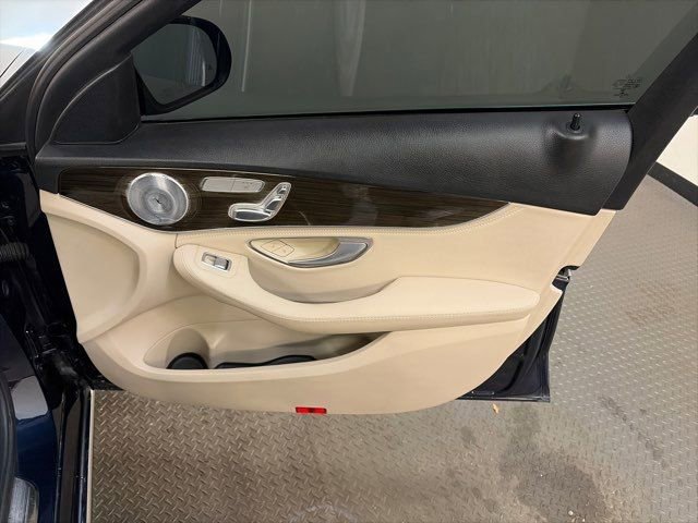 Used 2015 Mercedes-Benz C 300 4MATIC Sedan image 38